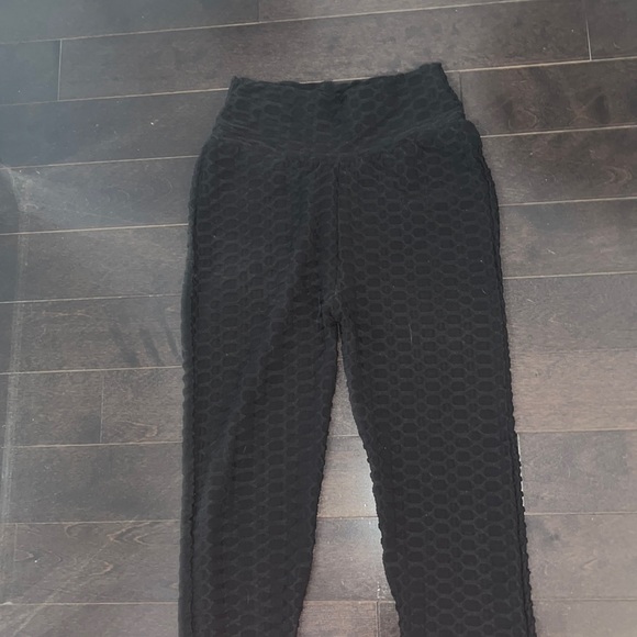 Brand new tiktok leggings!! - Picture 1 of 4